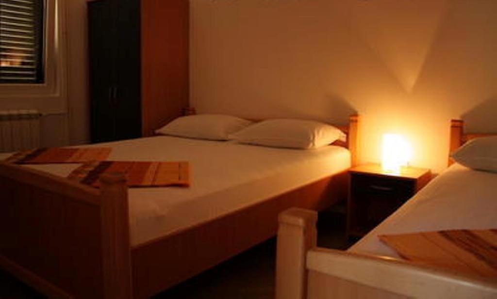 Apartments & Rooms M Petrovac Chambre photo