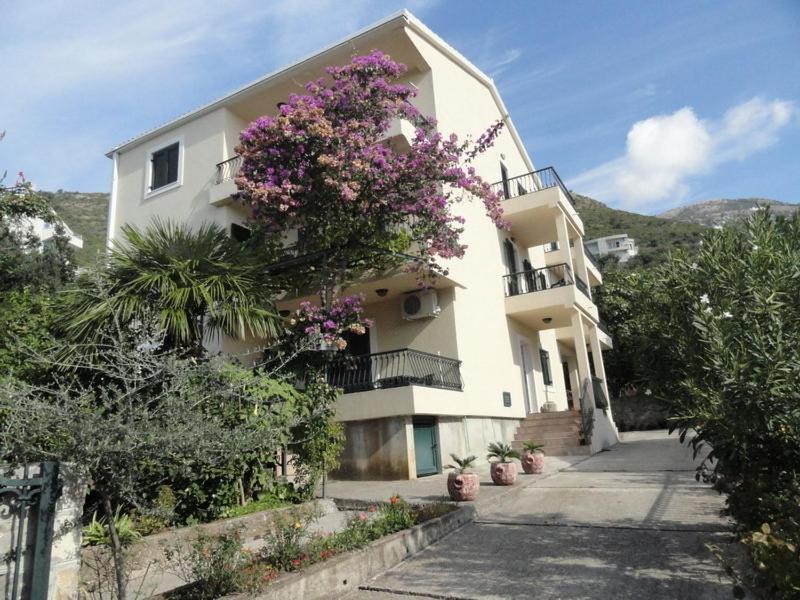 Apartments & Rooms M Petrovac Extérieur photo