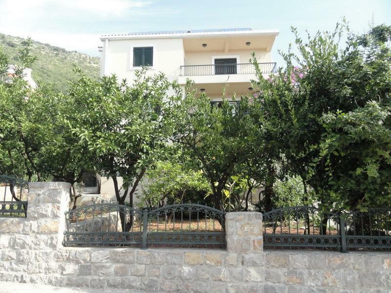 Apartments & Rooms M Petrovac Extérieur photo